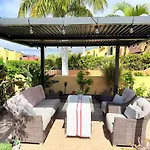 Cozy Corner Close To Beach, Golf And Shopping