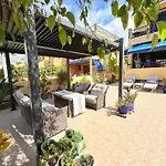 Cozy Corner Close To Beach, Golf And Shopping Prázdninový dům *