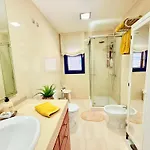 Cozy Corner Close To Beach, Golf And Shopping *