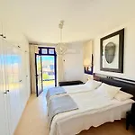 Cozy Corner Close To Beach, Golf And Shopping Prázdninový dům