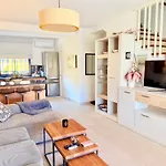 Cozy Corner Close To Beach, Golf And Shopping