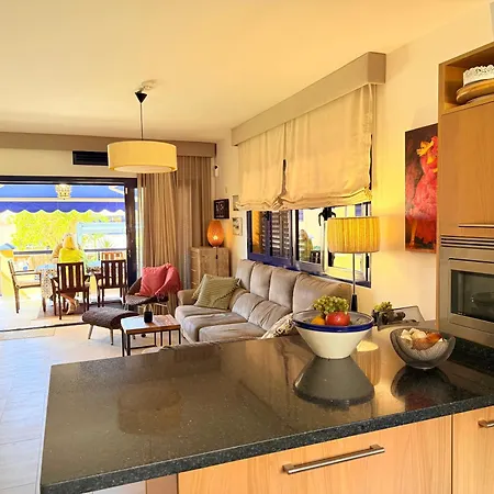 Cozy Corner Close To Beach, Golf And Shopping
