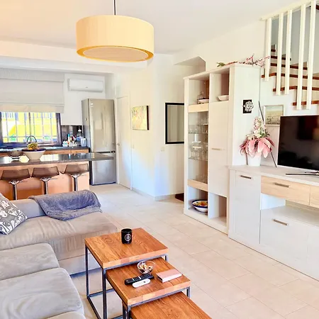 Cozy Corner Close To Beach, Golf And Shopping